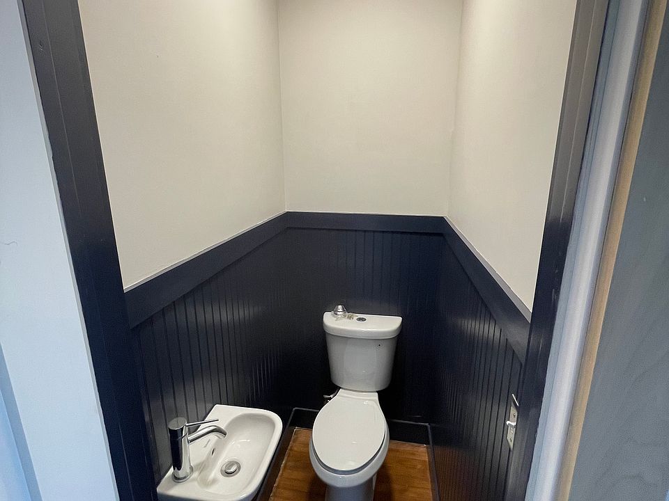 Powder room / half bath
