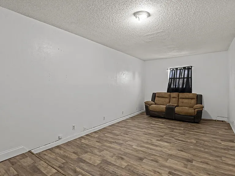 4305 Parkdale Dr — Photo 11