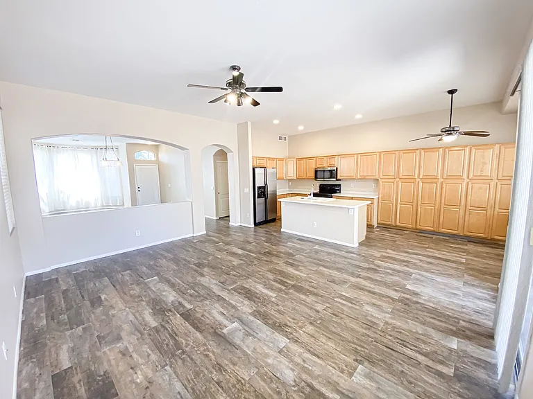 3918 E Juanita Ave — Photo 5