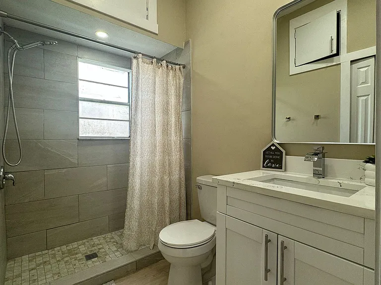 3424 Spruce St — Photo 7