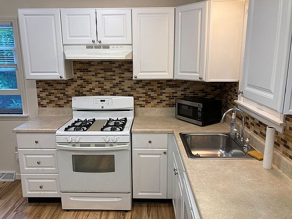 3rd image of 1437 Cummings Blvd