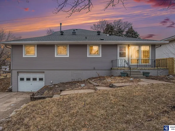2104 S 123rd St, Omaha, NE 68144