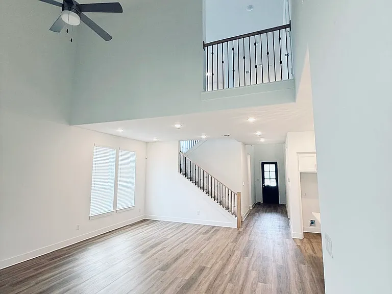 1712 Homestead Way — Photo 10