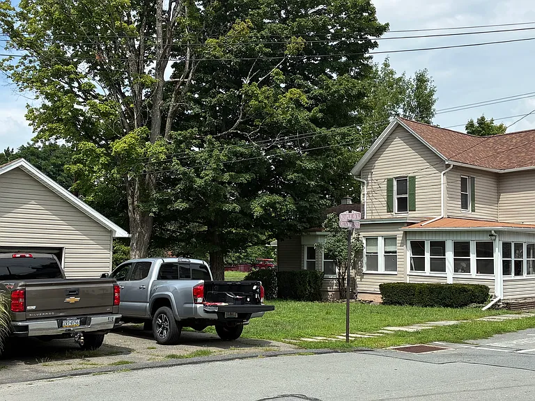 403 River St — Photo 3