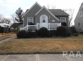 906 Chestnut St, Pekin, IL 61554
