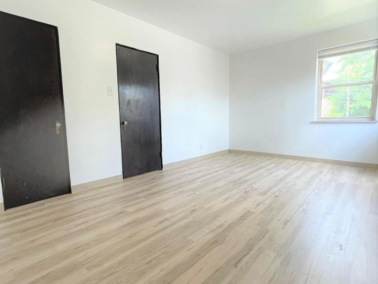 5710 Phillips Ave — Photo 4