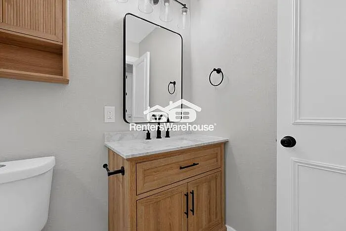 5306 Vincennes Ct — Photo 31