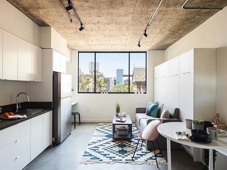Ezabelle Apartments San Diego — Photo 31