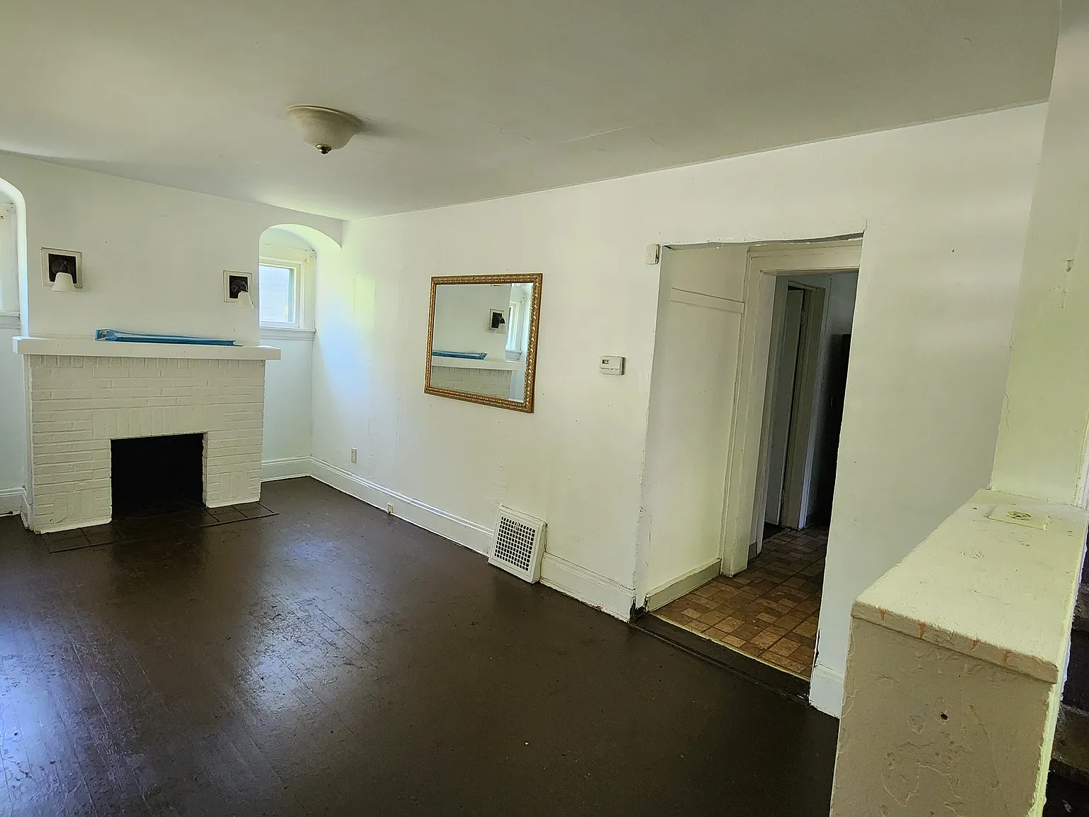 4 bed, 1.5 bath, 1700 sqft, $2,300 — Photo 2