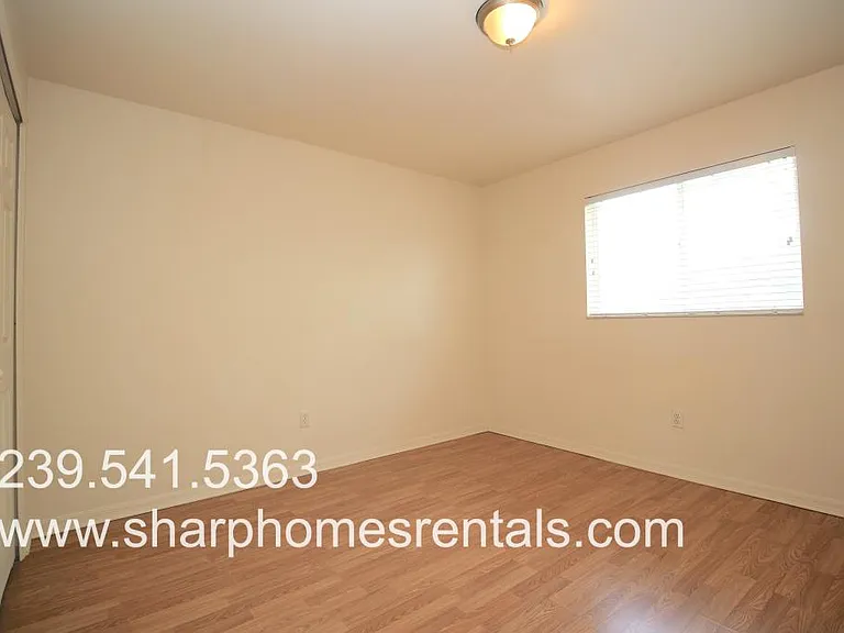 1816 SW 38th Ter — Photo 19