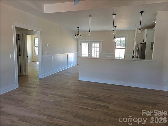 4th image of 613 Bethany Rd