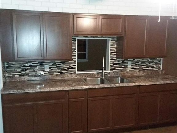 3rd image of 1650 Rockwood Dr