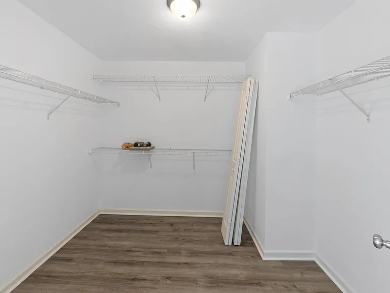 609 Brighton Cir — Photo 29