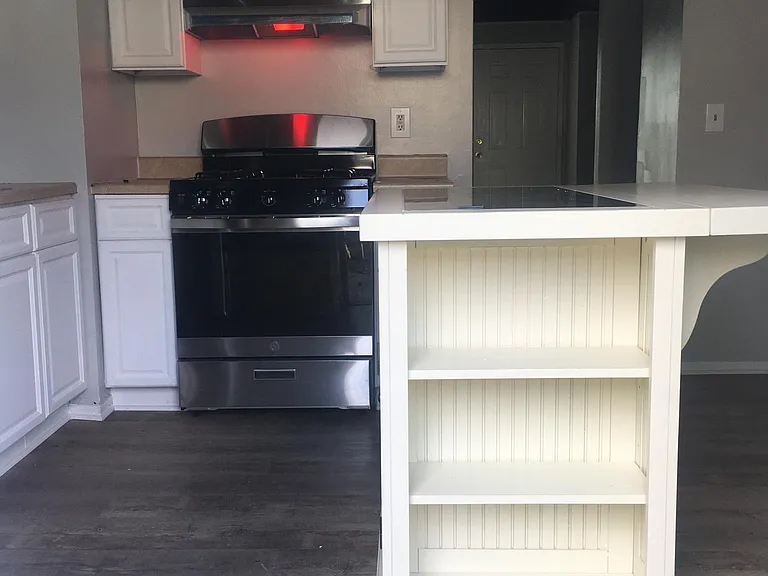 859 Moon Rd #PET FRIENDLY — Photo 4
