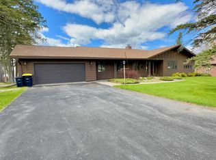 725 Lake Shore Dr, Rhinelander, WI 54501
