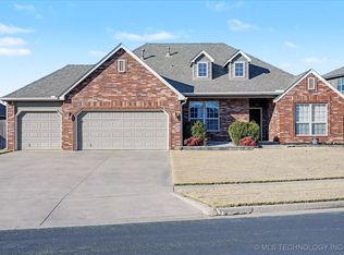 12113 E 69th St N, Owasso, OK 74055
