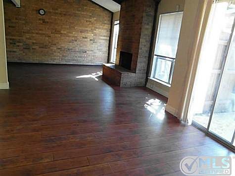 4th image of 1818 Briar Creek Cir