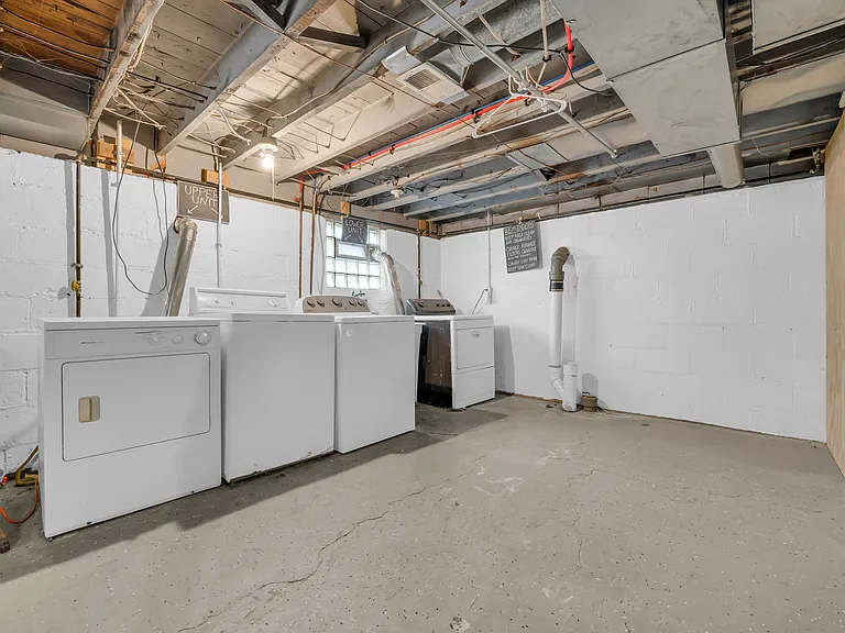 23921 Oxford St #2 — Photo 21