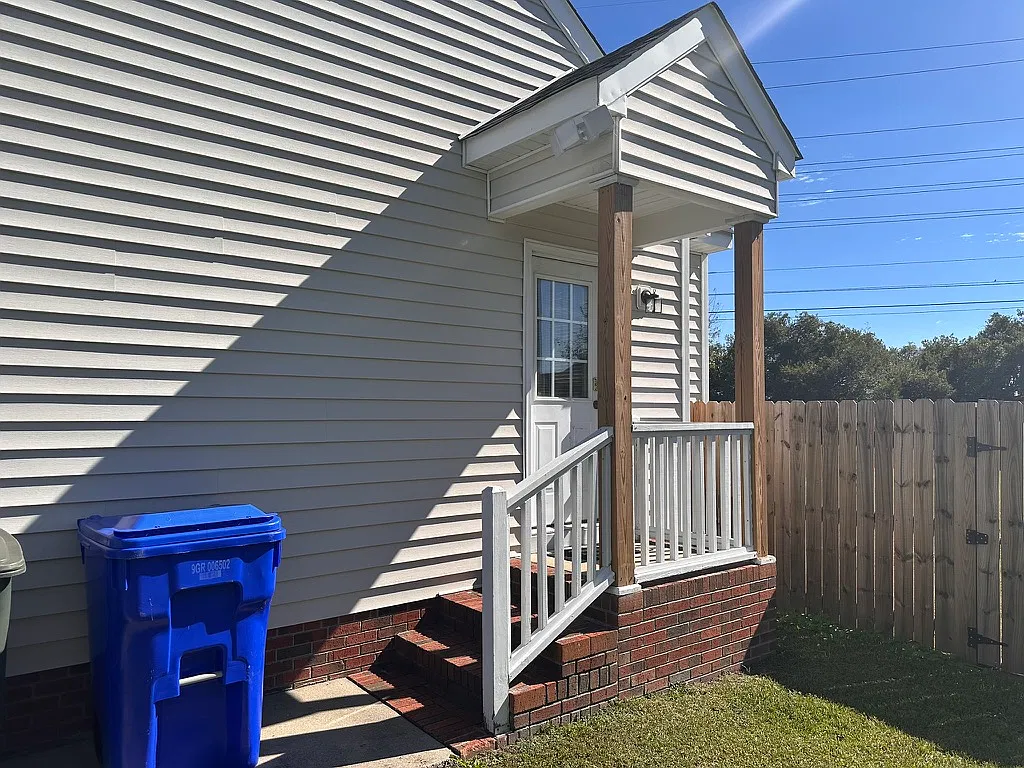 3 bed, 1444 sqft, $1,675 — Photo 3