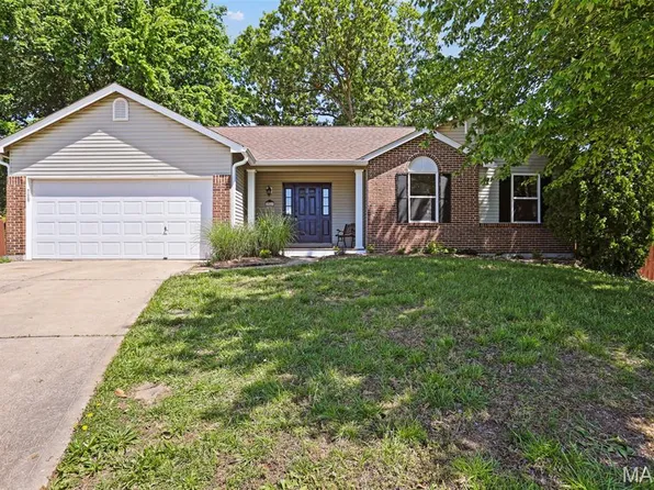 846 Molloy Dr, O'Fallon, MO 63366