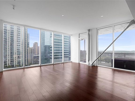 4th image of 301 West Ave #1706