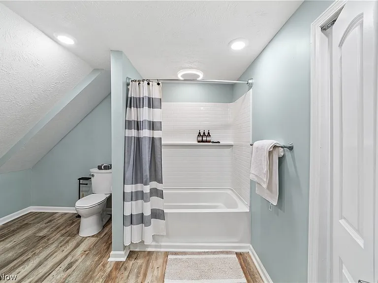 3251 Marvin Ave — Photo 17