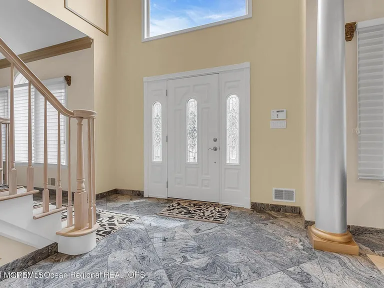 7 Mackenzie Rd — Photo 4