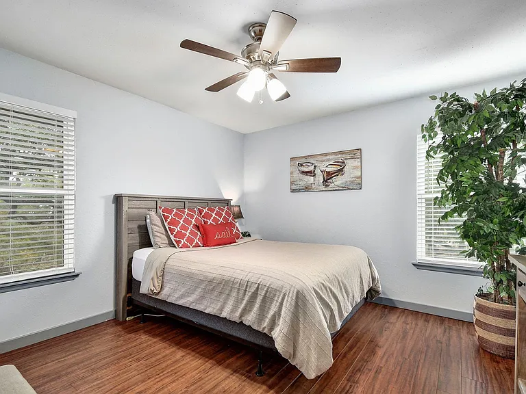 2591 Lakeshore Dr — Photo 13