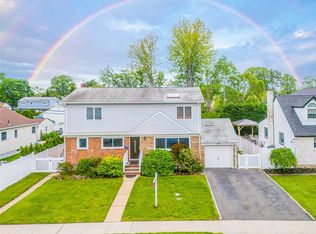 68 Kathleen Dr, Syosset, NY 11791