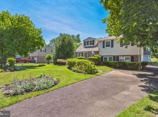 302 Penn Oak Rd, Flourtown, PA 19031