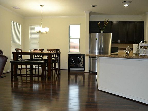 4th image of 5015 Hinsdale Ct