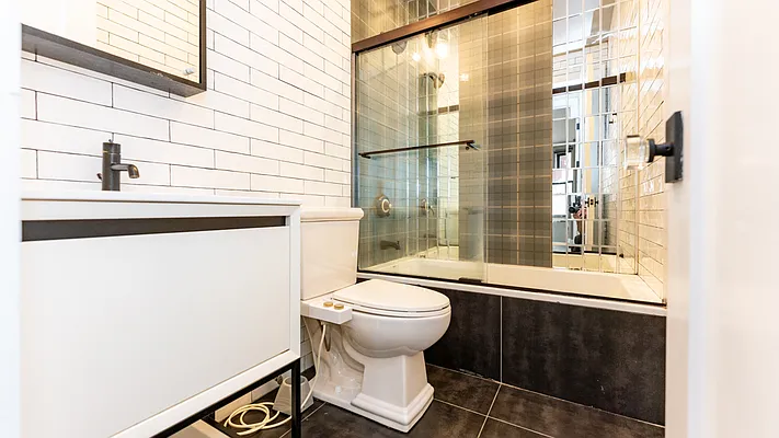 Rented by Nooklyn NYC LLC | media 24