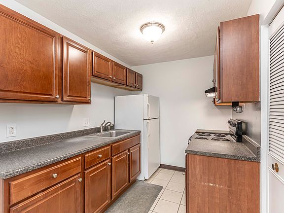 5th image of 98 State Rd APT 3