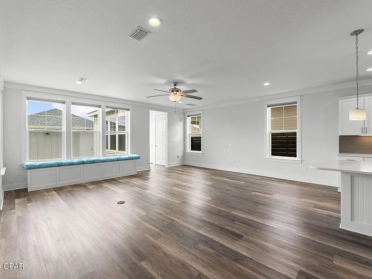 1816 Discovery Loop — Photo 15