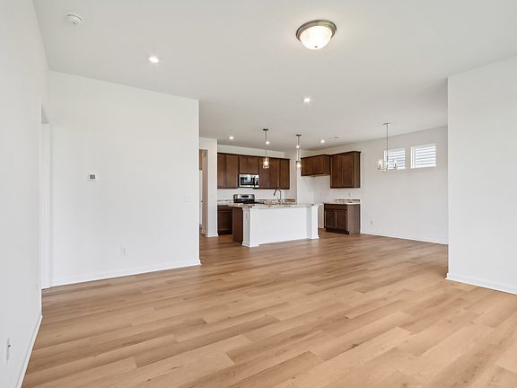 4th image of 233 Marble Wood Dr
