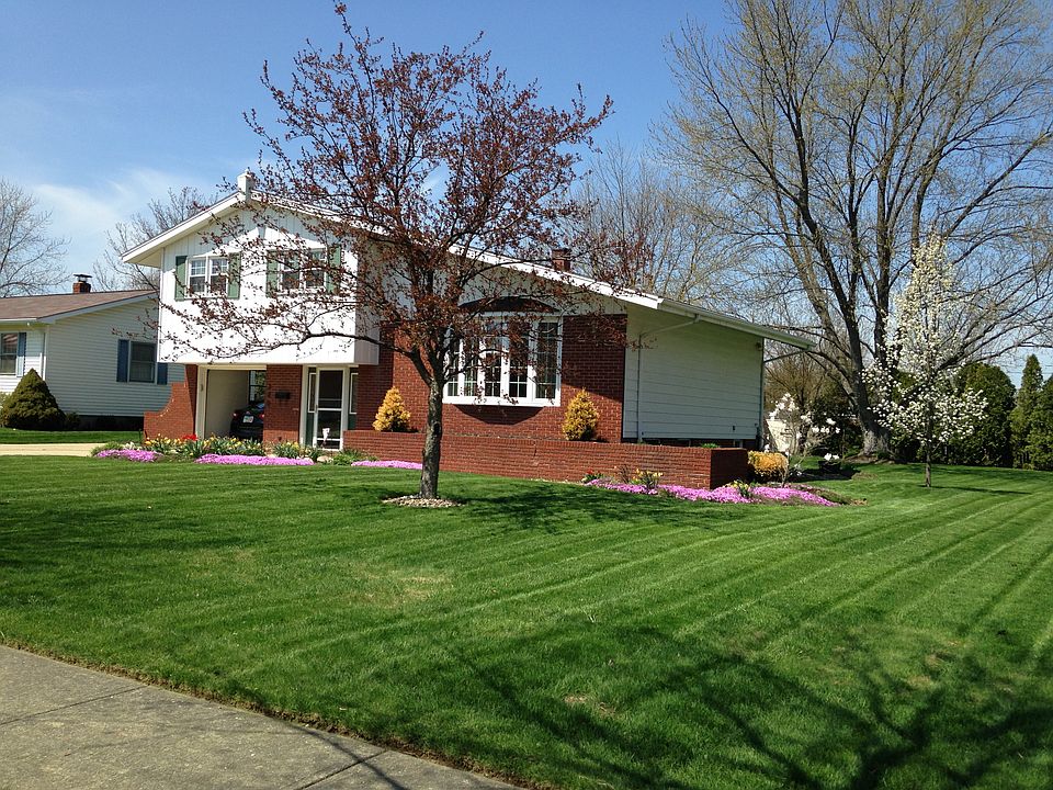 1st image of 220 Jones St