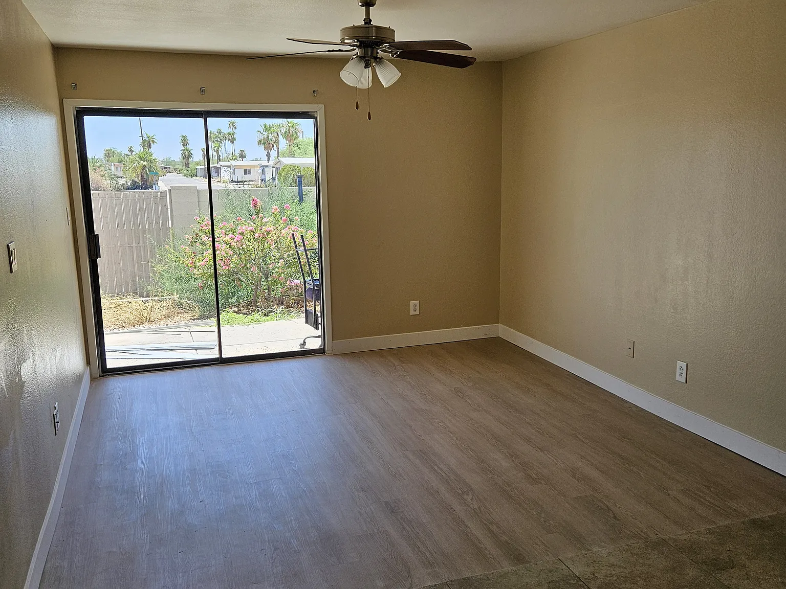2 bed, 855 sqft, $1,599 — Photo 2