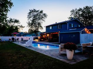 1407 Shore Dr, New Buffalo, MI 49117