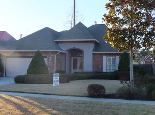 2368 Cours Carson St, Mandeville, LA 70448