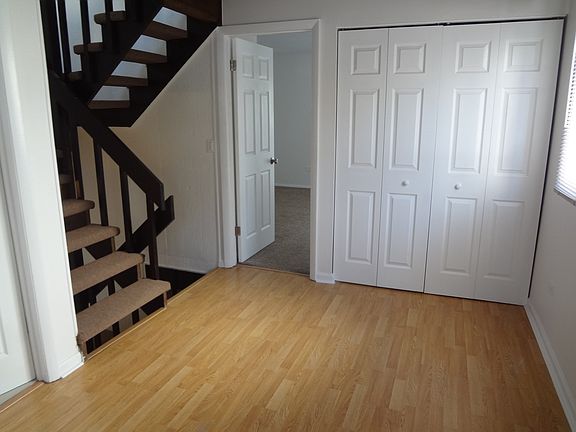 3rd image of 128 1/2 Cora Ave APT E