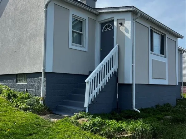 34 N Pine St, Ellsworth, PA 15331