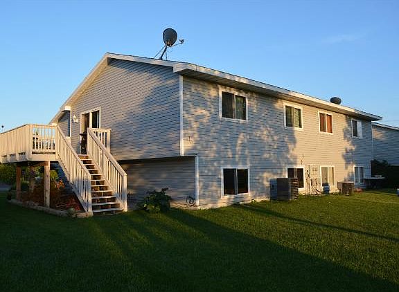 3rd image of 6261 Kahler Dr NE