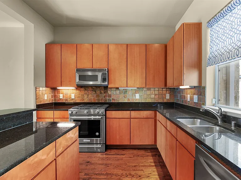 3800 Holland Ave #4 — Photo 3