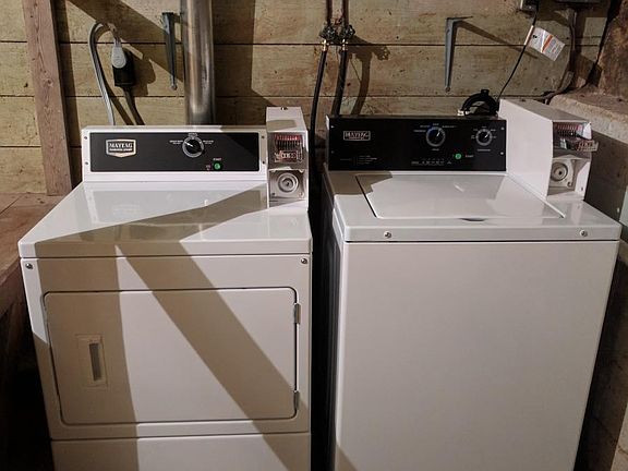5th image of 110 Elm St W APT 3