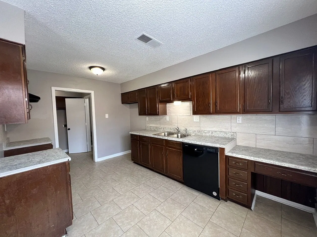 5995 Lofty Oak Rd — Photo 4
