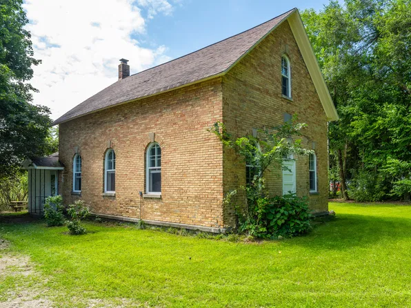 8890 Territorial Rd, Benton Harbor, MI 49022