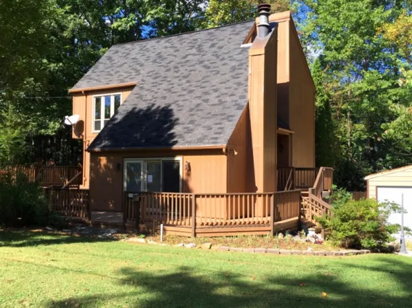 207 Cherokee Cir, Erwin, TN 37650