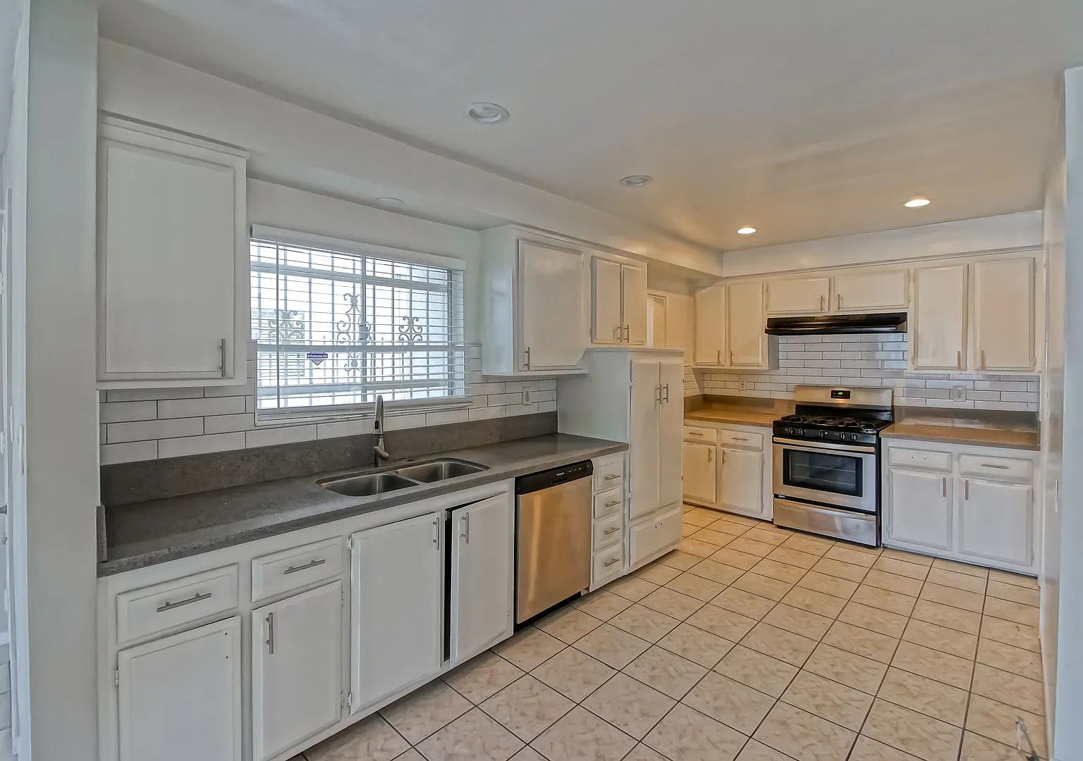4736 W. 118th Street — Photo 2