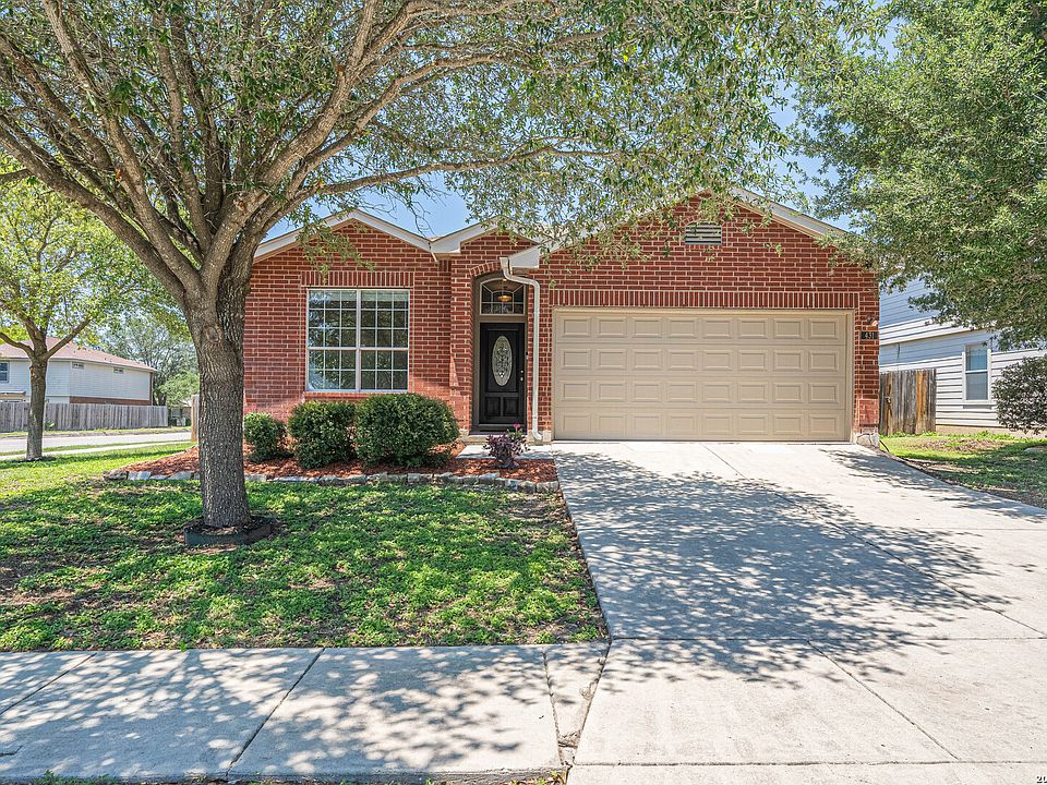 1st image of 431 DIANA DR