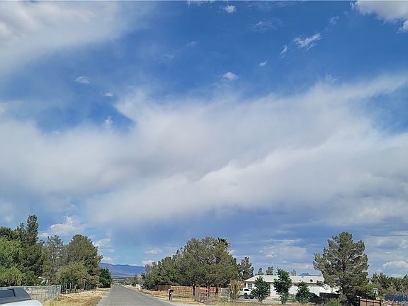 5th image of 3631 E Navajo Blvd